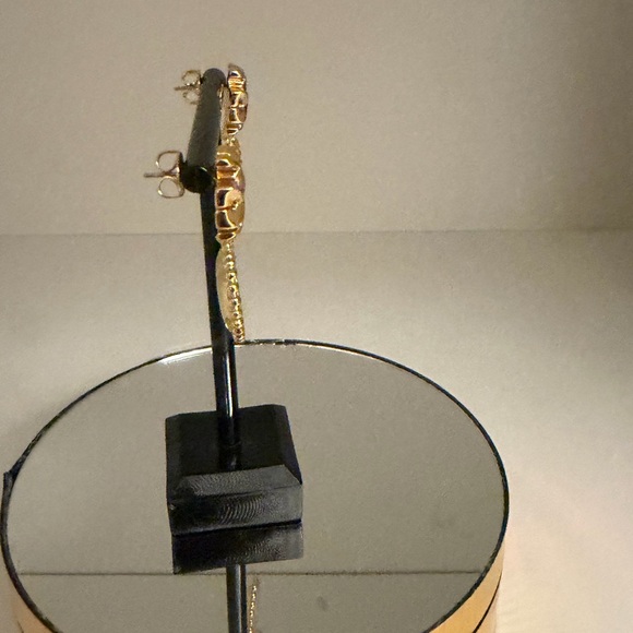 Authentic Tory Burch Nature Shell Roxanne Heart Shaped Gold Plated MOP Earrings - Picture 6 of 9